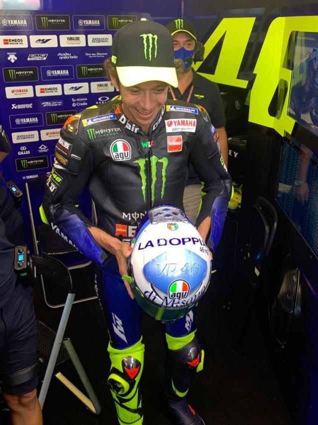 Valentino Rossi And The Amusing Helmet Gag Moto Gp Newsy Today